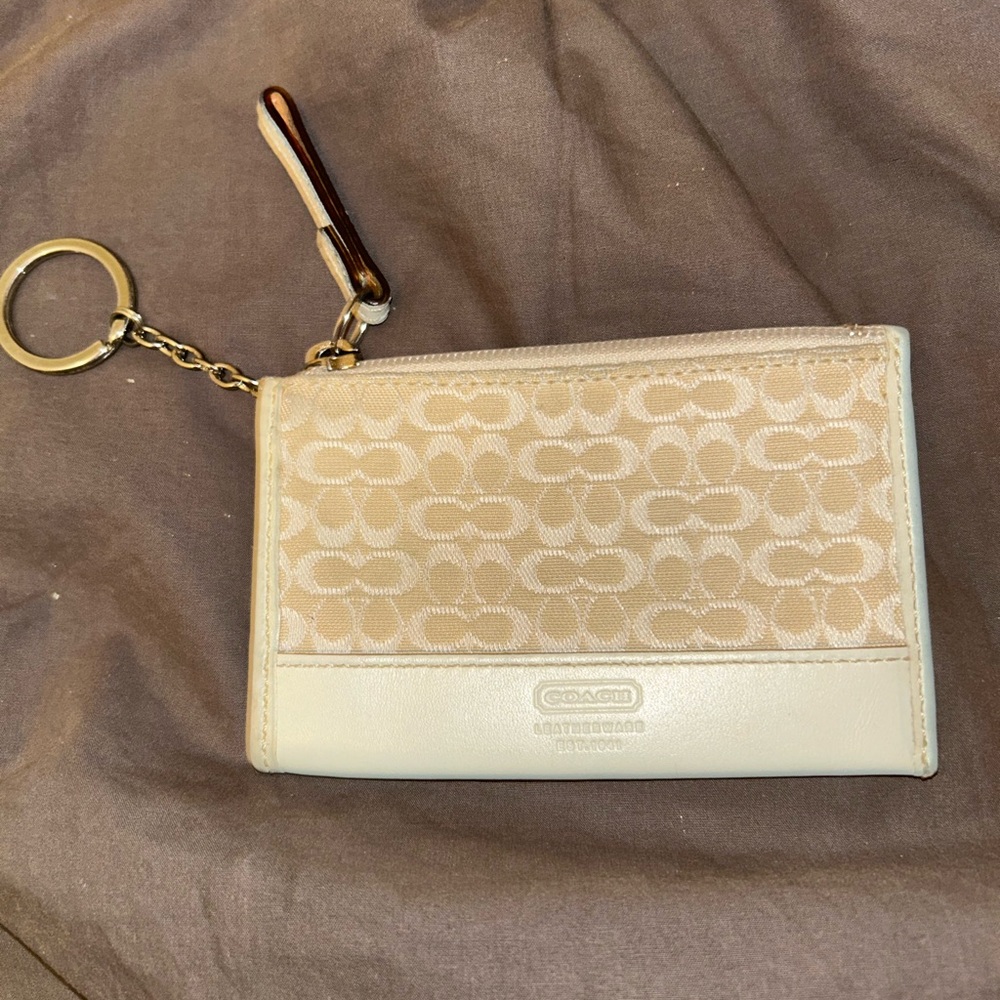 Coach Tan and Cream Signature Coin Purse 👛